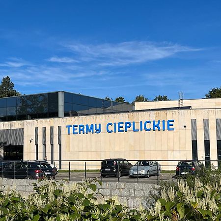 Sweet Home Cieplice Mountain View Apartament By The Main Park And Thermal Pools Еленя-Гура Экстерьер фото