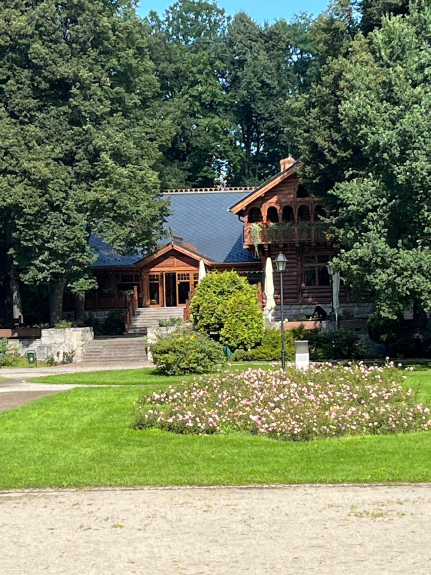 Sweet Home Cieplice Mountain View Apartament By The Main Park And Thermal Pools Еленя-Гура Экстерьер фото
