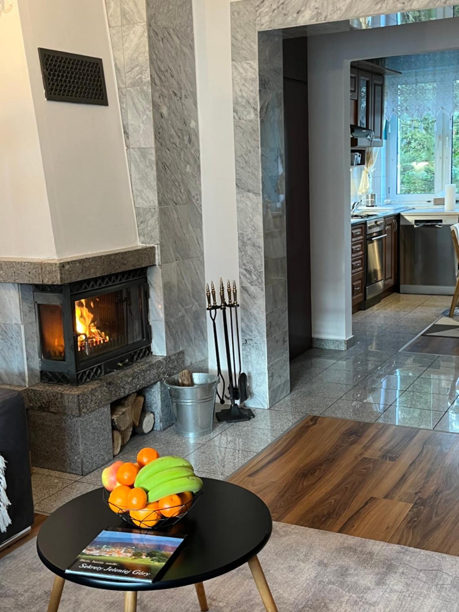 Sweet Home Cieplice Mountain View Apartament By The Main Park And Thermal Pools Еленя-Гура Экстерьер фото